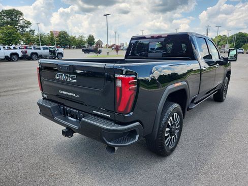 Used 2024 GMC Sierra 2500 Denali Ultimate AWD/4WD image 3