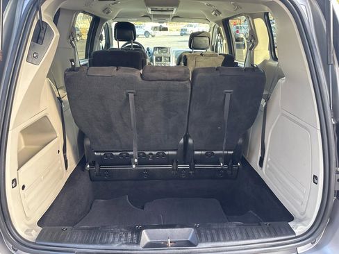 Used 2014 Dodge Grand Caravan SXT image 26