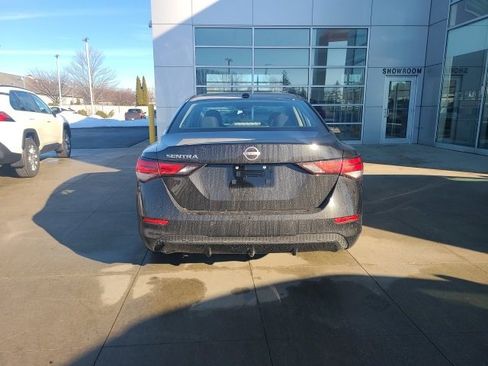 Used 2025 Nissan Sentra SV image 6