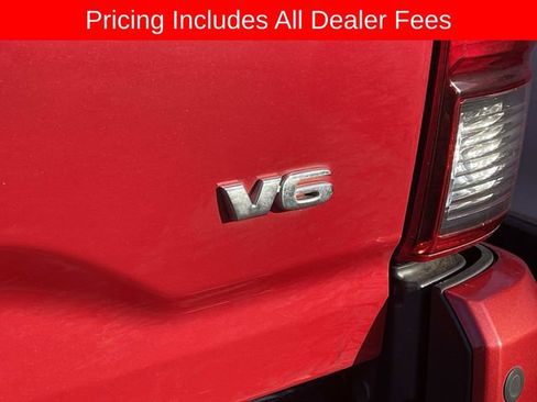 Used 2019 Toyota Tacoma TRD Off-Road w/ Technology Package AWD/4WD image 8