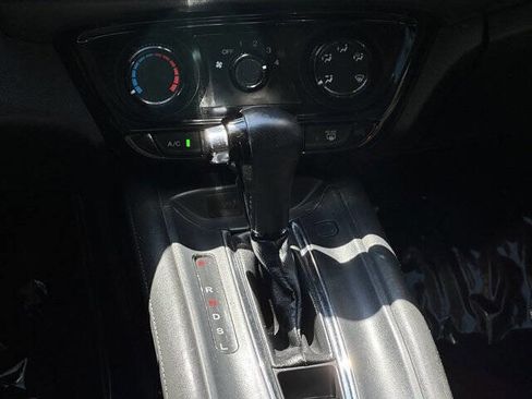 Used 2019 Honda HR-V LX image 17