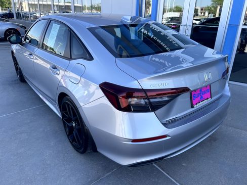 Used 2025 Honda Civic Sport image 2
