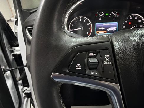 Used 2020 Buick Encore Preferred image 16