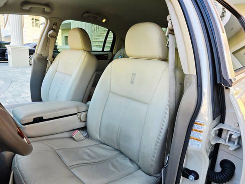 Used 2003 Lincoln Town Car Cartier image 91