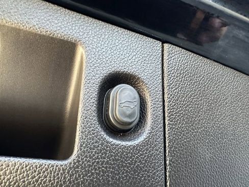 Used 2018 GMC Yukon XL Denali w/ Denali Ultimate Package image 44