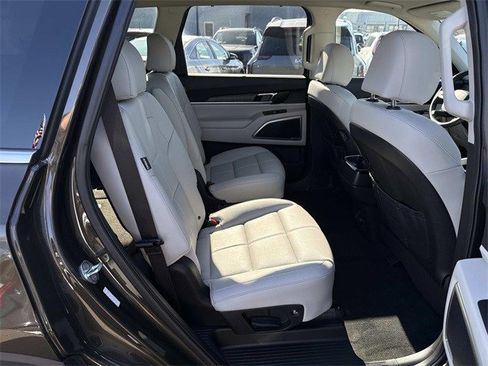 Used 2023 Kia Telluride EX w/ EX Captain's Chair Package image 11