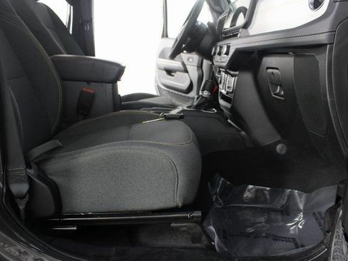 Used 2025 Jeep Wrangler Sahara 4xe image 19