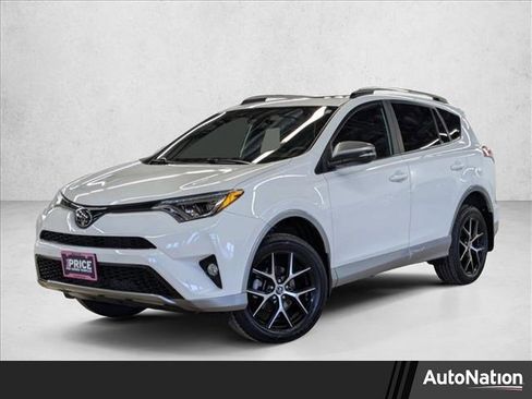 Used 2017 Toyota RAV4 SE image 1