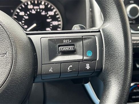 Used 2023 Nissan Rogue SV image 31