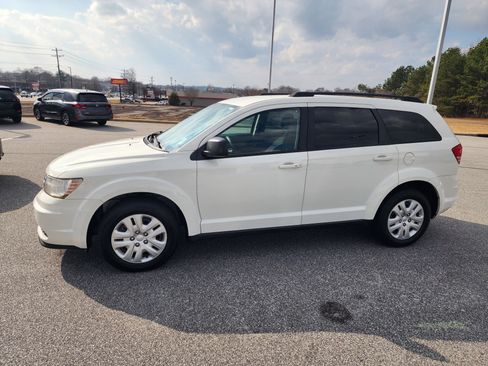 Used 2018 Dodge Journey SE image 8