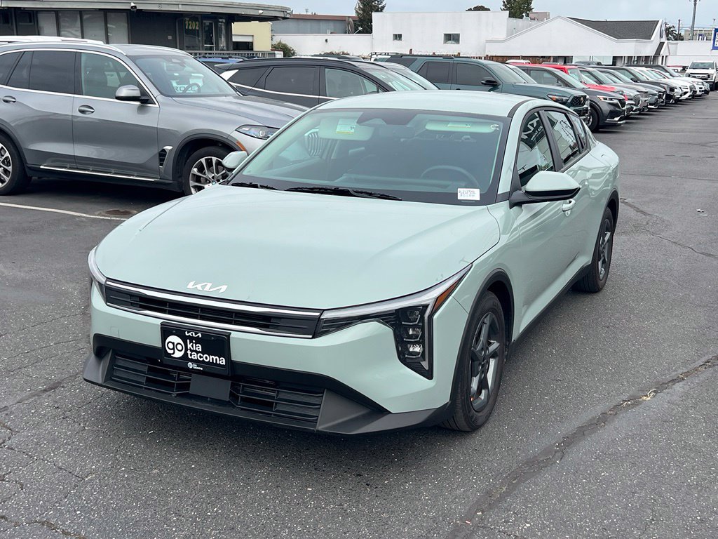 Used 2025 Kia K4 FWD image 3