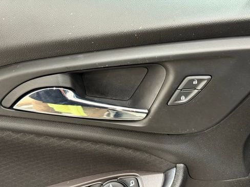 Used 2021 Chevrolet Malibu LT image 28