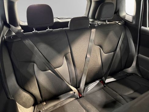 Used 2020 Jeep Renegade Sport image 17