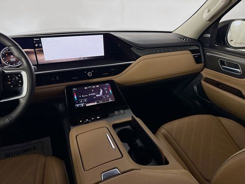 Used 2025 INFINITI QX80 Luxe image 28