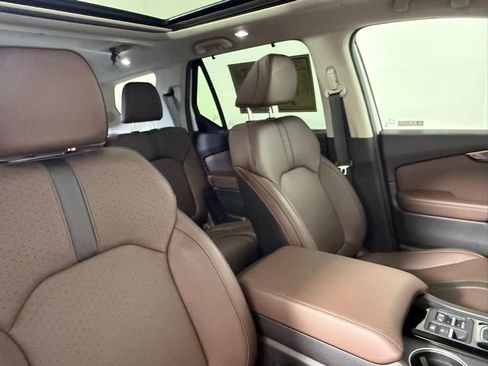 Used 2025 Honda Pilot Elite image 56
