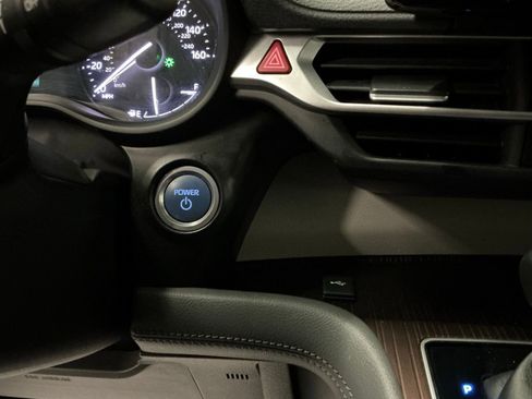 Used 2021 Toyota Sienna LE image 24