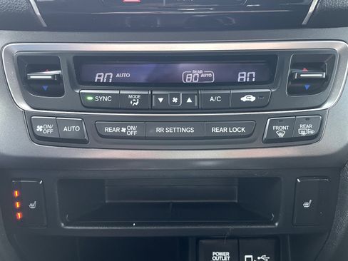 Certified 2022 Honda Pilot Sport image 18