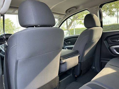 Used 2023 Nissan Titan SV image 24