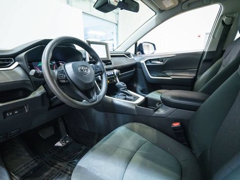 Used 2025 Toyota RAV4 XLE AWD/4WD image 4