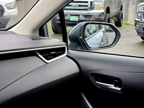 Used 2020 Toyota Corolla LE image 20