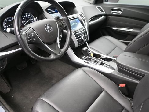 Used 2019 Acura TLX image 2