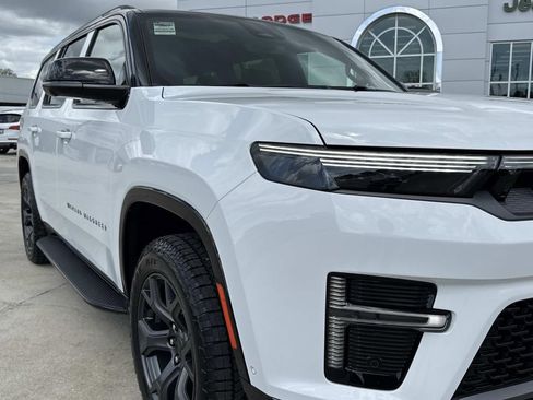 New 2026 Jeep Grand Wagoneer 4WD image 18