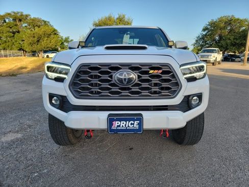 Used 2021 Toyota Tacoma TRD Sport w/ Technology Package AWD/4WD image 2