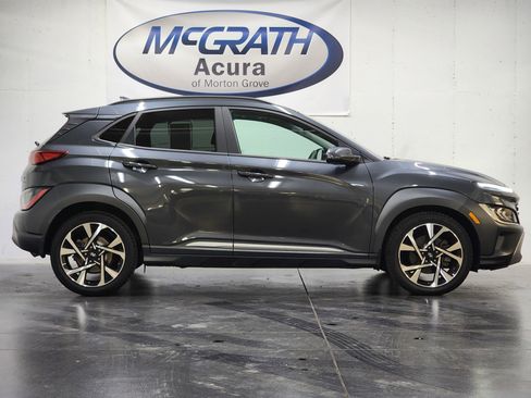 Used 2022 Hyundai Kona Limited image 3