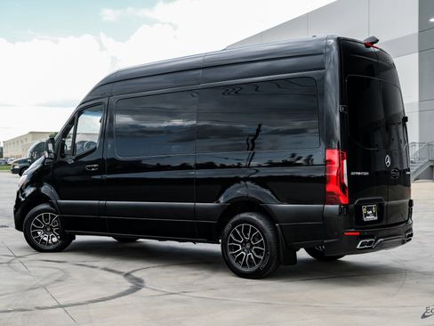 Used 2022 Mercedes-Benz Sprinter 2500 image 10