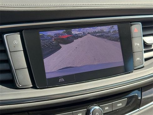Used 2024 Buick Enclave Essence image 33