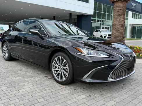 Used 2020 Lexus ES 300h w/ Premium Package FWD image 7