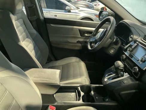 Used 2017 Honda CR-V LX image 3