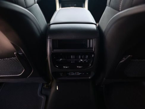 New 2025 Jeep Grand Cherokee Limited w/ Black Appearance Package AWD/4WD image 28