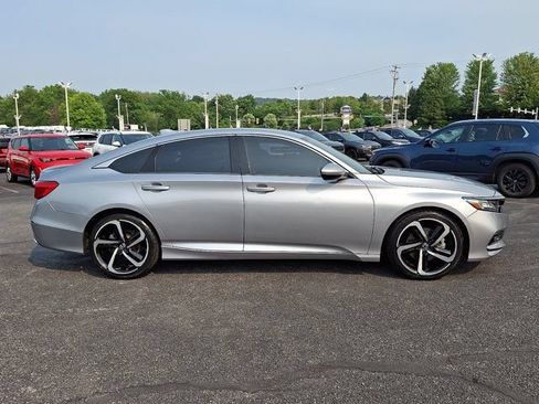 Used 2019 Honda Accord Sport image 9