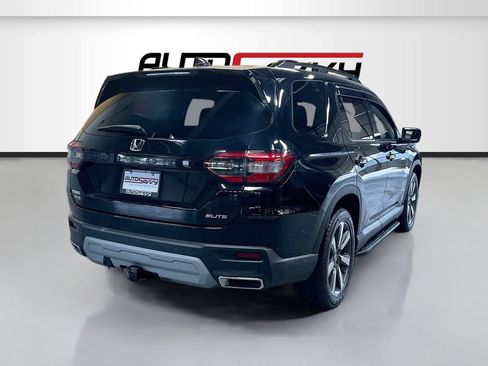 Used 2023 Honda Pilot Elite image 7