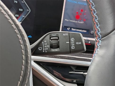 Used 2025 BMW X7 M60i image 33