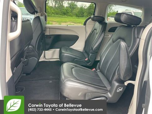 Used 2024 Chrysler Pacifica Touring-L FWD image 25
