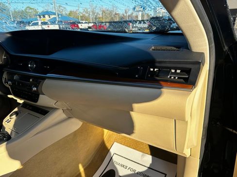 Used 2015 Lexus ES 300h image 37