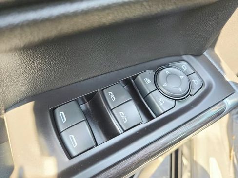 Used 2019 Chevrolet Silverado 1500 LTZ AWD/4WD image 36