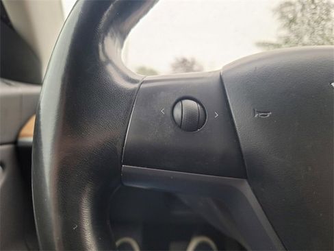 Used 2018 Tesla Model 3 Long Range image 17