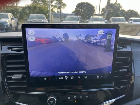 Used 2023 Ford Transit 350 XLT image 22