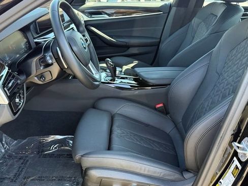 Certified 2023 BMW 530e w/ Convenience Package image 19