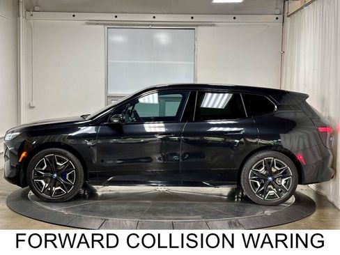 Used 2024 BMW iX xDrive50 w/ Sport Package AWD/4WD image 6
