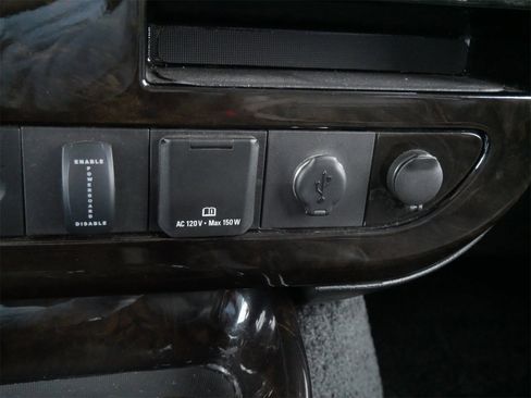 Used 2018 GMC Savana 2500 w/ Enhanced Convenience Package image 36