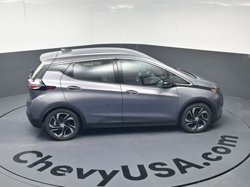 Used 2023 Chevrolet Bolt LT w/ Infotainment Package image 32