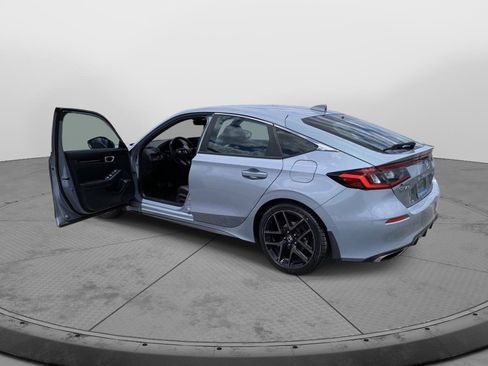 Used 2023 Honda Civic Sport Touring image 9