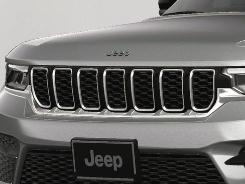 New 2025 Jeep Grand Cherokee 4WD image 15