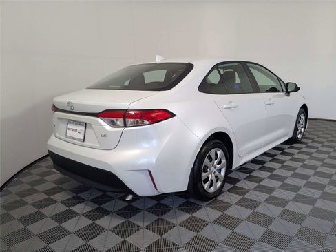 Used 2026 Toyota Corolla LE image 5