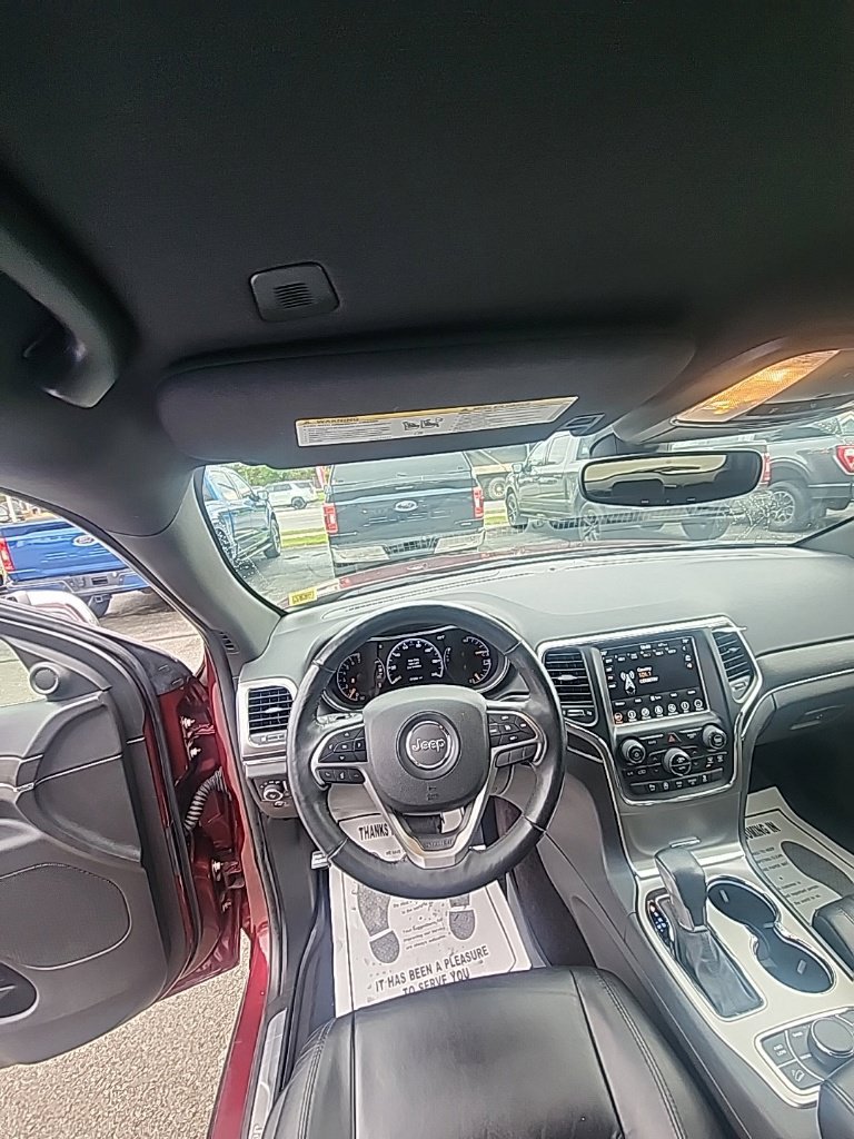 Used 2018 Jeep Grand Cherokee Limited AWD/4WD image 2