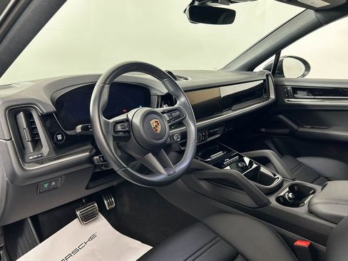 Certified 2024 Porsche Cayenne S AWD/4WD image 4